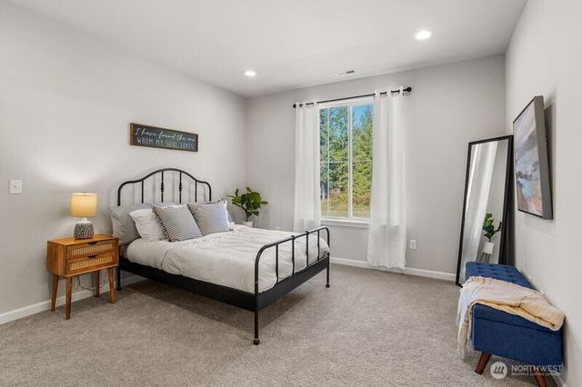 1332 60th Avenue NE, Tacoma, WA 98422