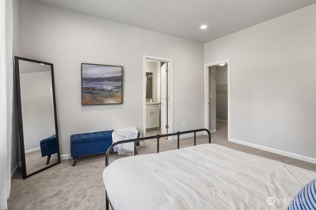 1332 60th Avenue NE, Tacoma, WA 98422