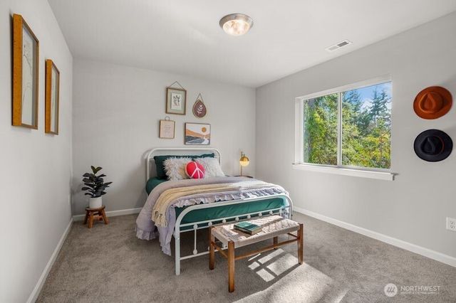 1332 60th Avenue NE, Tacoma, WA 98422