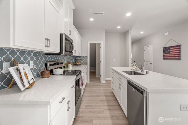 1332 60th Avenue NE, Tacoma, WA 98422