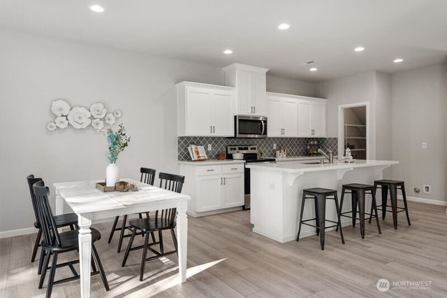 1332 60th Avenue NE, Tacoma, WA 98422