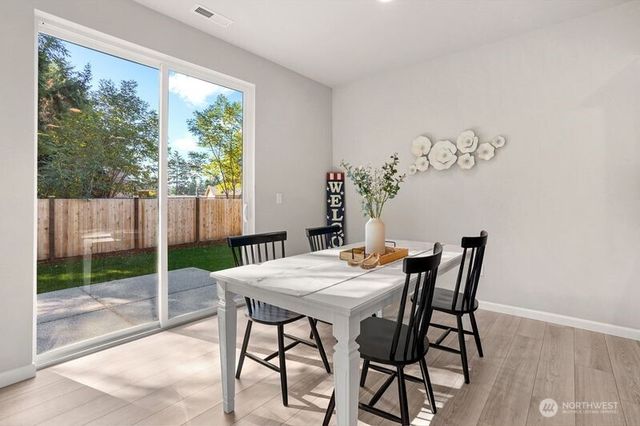 1332 60th Avenue NE, Tacoma, WA 98422