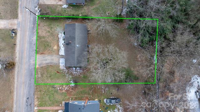 302 Ramsey Street, Morganton, NC 28655