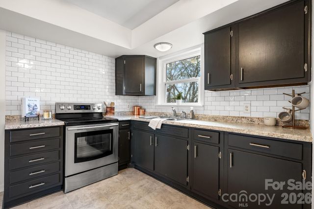 302 Ramsey Street, Morganton, NC 28655