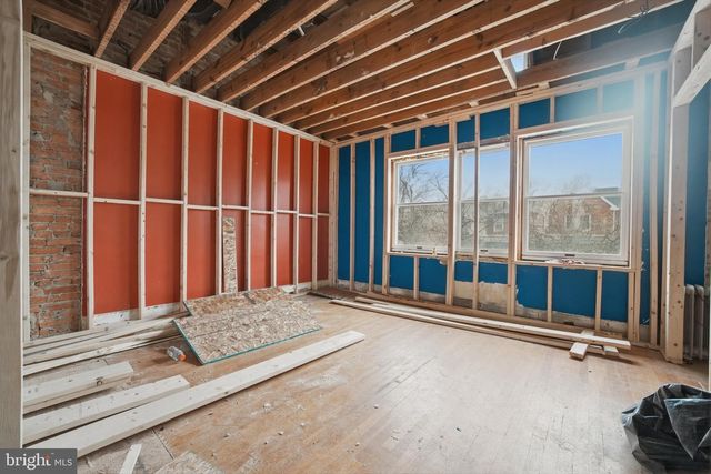 2413 39TH ST NW, Washington, DC 20007