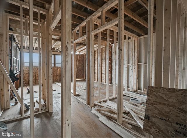 2413 39TH ST NW, Washington, DC 20007