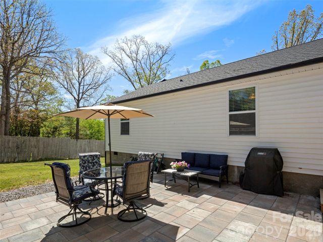 14 Avena Street, Black Mountain, NC 28711
