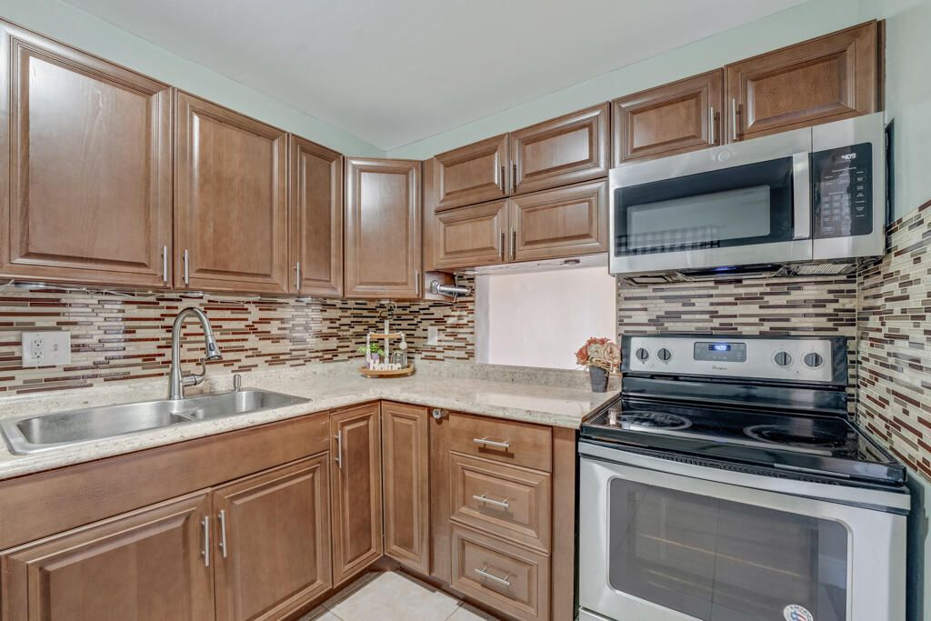 176 Lake Carol Drive, West Palm Beach, FL 33411