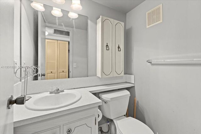 349 Oakridge T 349, Deerfield Beach, FL 33442