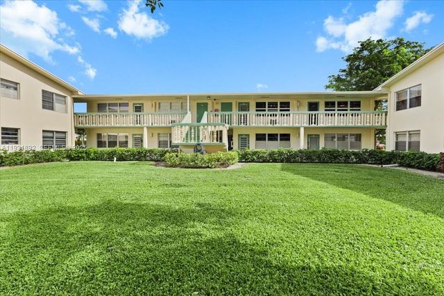 349 Oakridge T 349, Deerfield Beach, FL 33442
