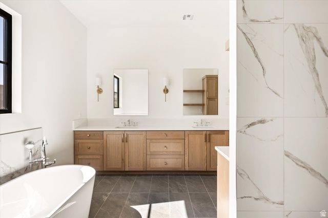 4324 S SECRETARIAT DR, Washington, UT 84780