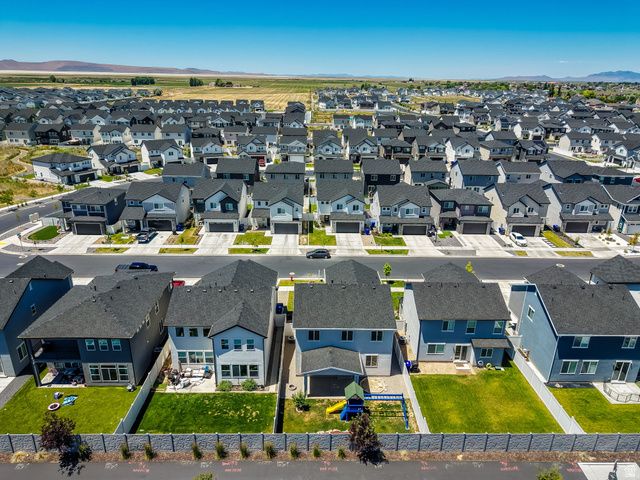 3061 S 2425 W, Syracuse, UT 84075
