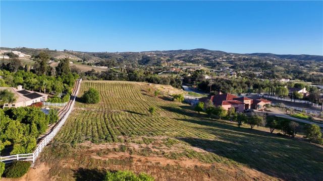 41425 Via Del Toronjo, Temecula, CA 92592