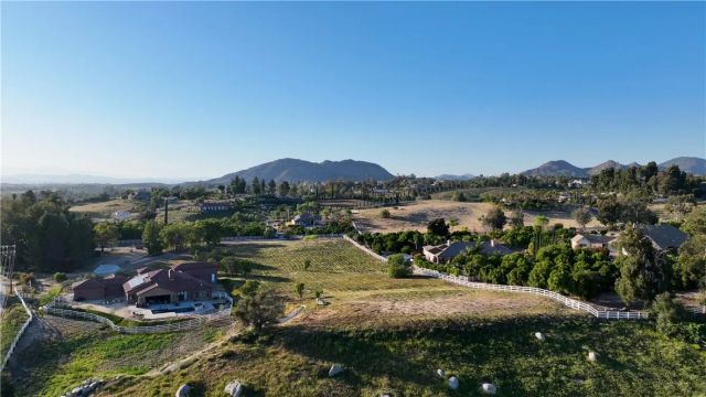 41425 Via Del Toronjo, Temecula, CA 92592
