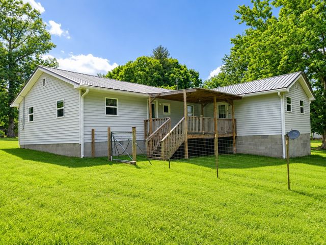4052 Highland Ln, Crossville, TN 38555
