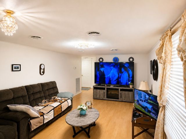 4052 Highland Ln, Crossville, TN 38555