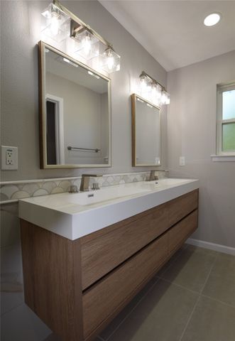 7921 Oak Parkway, Burleson, TX 76028