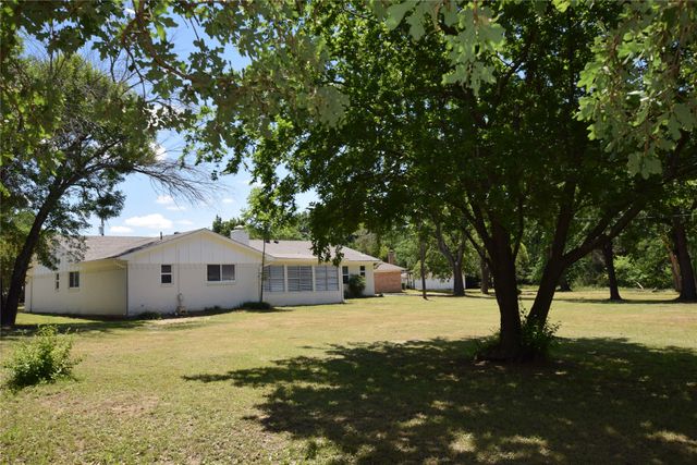 7921 Oak Parkway, Burleson, TX 76028