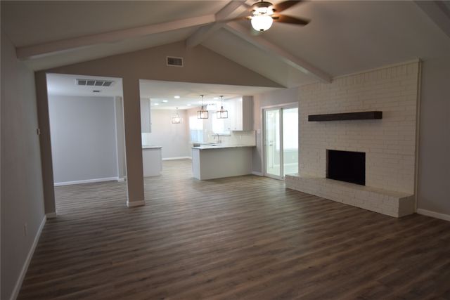 7921 Oak Parkway, Burleson, TX 76028