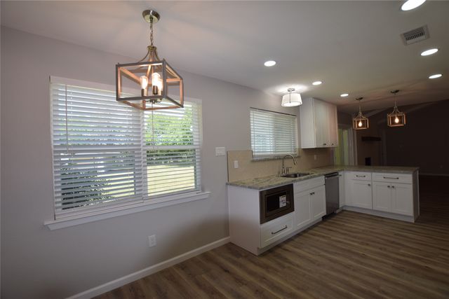 7921 Oak Parkway, Burleson, TX 76028