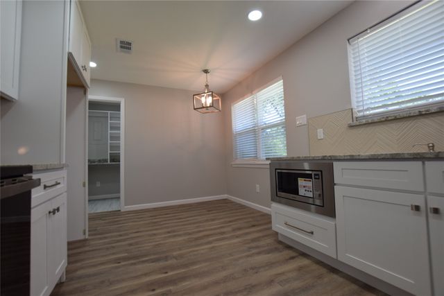 7921 Oak Parkway, Burleson, TX 76028