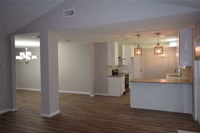 7921 Oak Parkway, Burleson, TX 76028