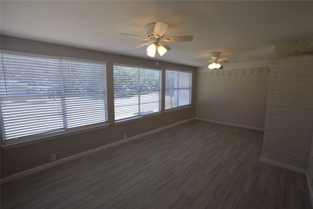 7921 Oak Parkway, Burleson, TX 76028