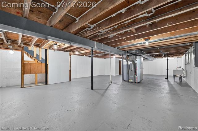 34624 Michelle Drive, Romulus, MI 48174
