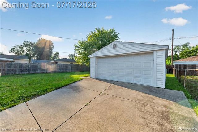 34624 Michelle Drive, Romulus, MI 48174