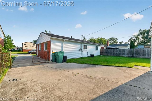 34624 Michelle Drive, Romulus, MI 48174