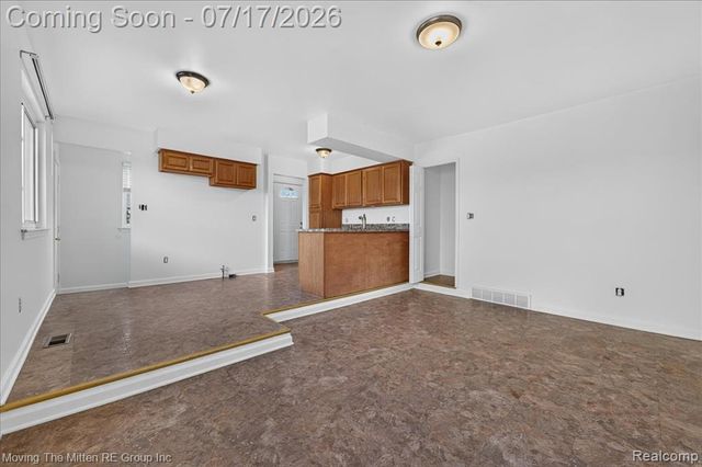 34624 Michelle Drive, Romulus, MI 48174