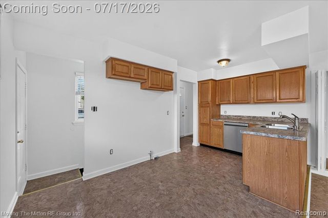 34624 Michelle Drive, Romulus, MI 48174