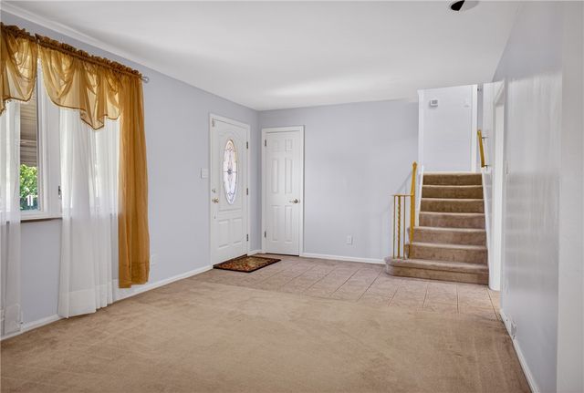 201 Santa Fe Dr, Bethel Park, PA 15102