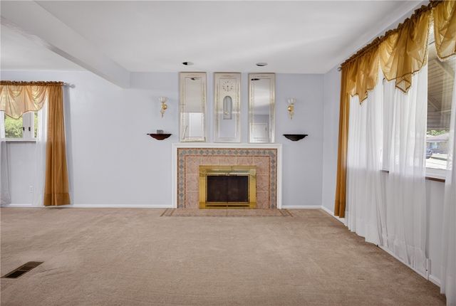 201 Santa Fe Dr, Bethel Park, PA 15102