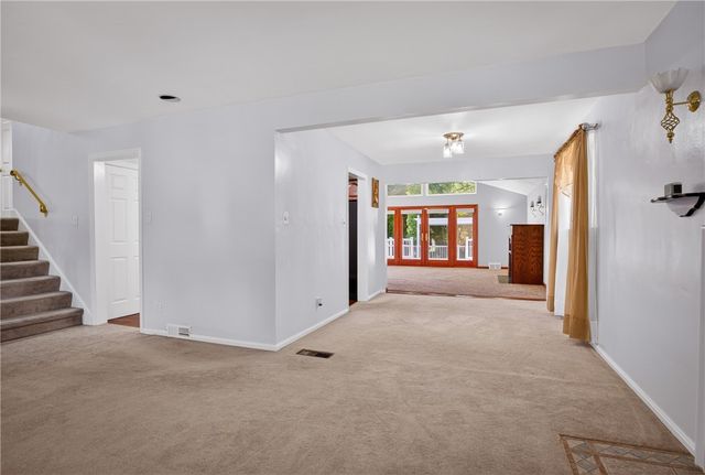 201 Santa Fe Dr, Bethel Park, PA 15102