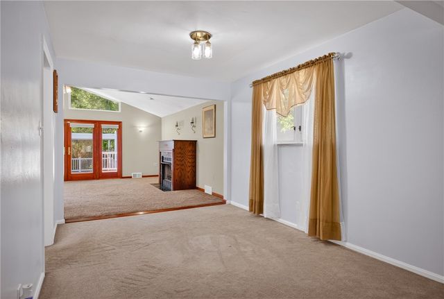 201 Santa Fe Dr, Bethel Park, PA 15102