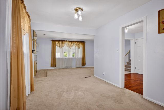 201 Santa Fe Dr, Bethel Park, PA 15102