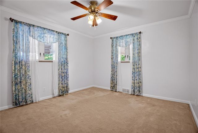 201 Santa Fe Dr, Bethel Park, PA 15102
