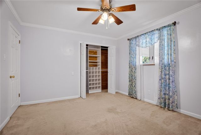 201 Santa Fe Dr, Bethel Park, PA 15102