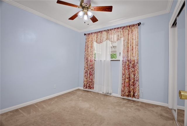 201 Santa Fe Dr, Bethel Park, PA 15102