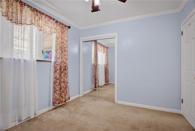 201 Santa Fe Dr, Bethel Park, PA 15102