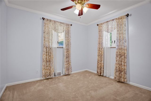 201 Santa Fe Dr, Bethel Park, PA 15102