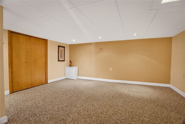 201 Santa Fe Dr, Bethel Park, PA 15102