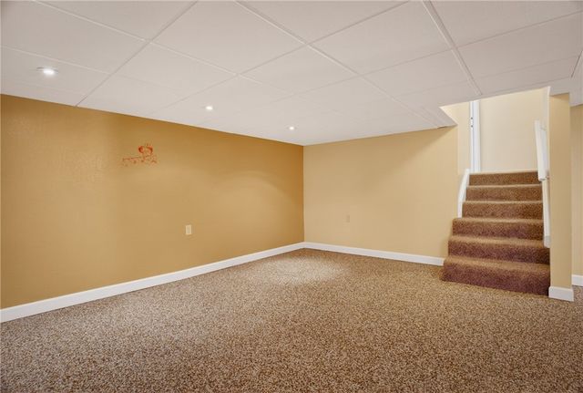 201 Santa Fe Dr, Bethel Park, PA 15102