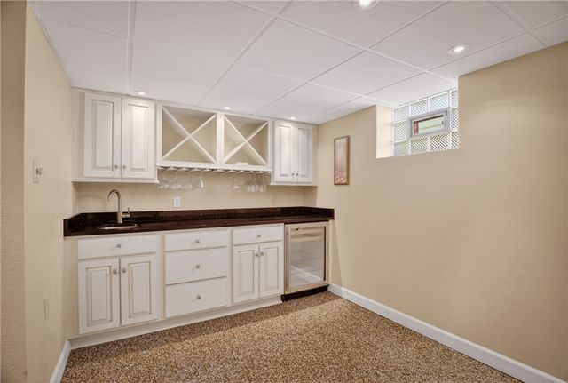 201 Santa Fe Dr, Bethel Park, PA 15102
