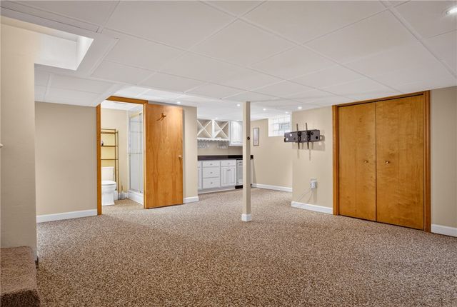 201 Santa Fe Dr, Bethel Park, PA 15102