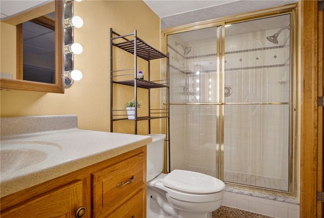 201 Santa Fe Dr, Bethel Park, PA 15102