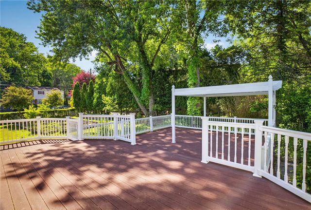 201 Santa Fe Dr, Bethel Park, PA 15102