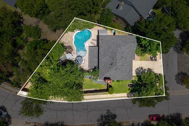 1910 Springwater DR, Round Rock, TX 78681