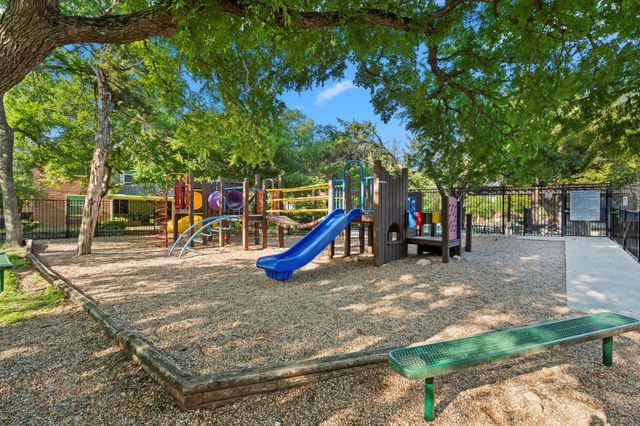 1910 Springwater DR, Round Rock, TX 78681